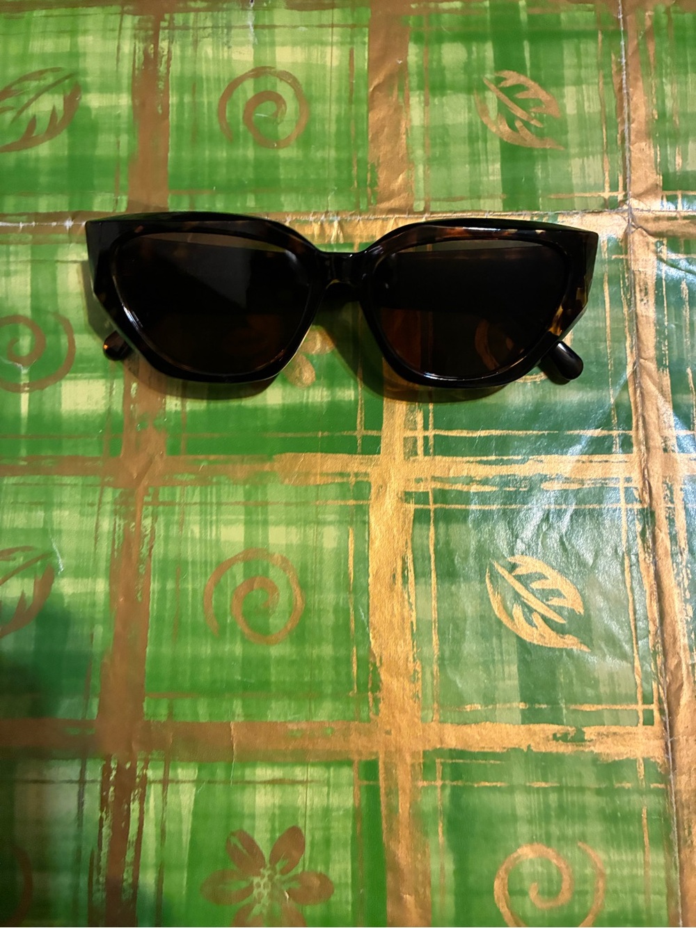 Sojos Classic Cat-Eye Tortoiseshell Sunglasses - Women
